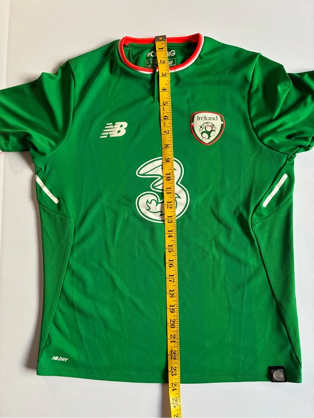 New Balance Kids Ireland Green Soccer Jersey with White & Red Accents Large Size